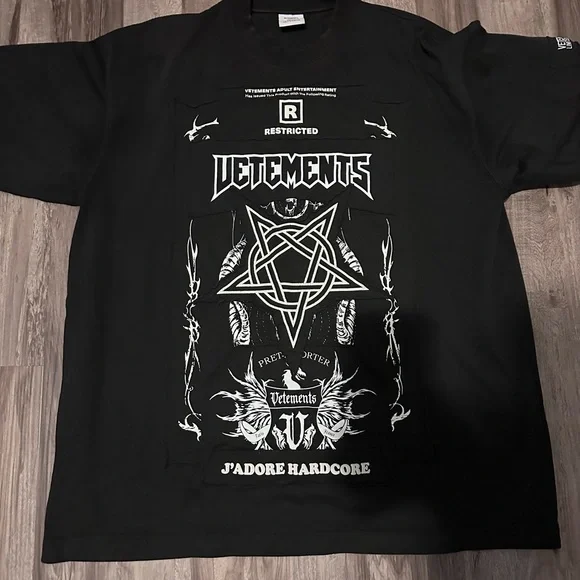 VETEMENTS パッチワーク jAdone Hardcore tシャツ Vetements J'Adore Hardcore Patchwork T-Hirt - Black | Editorialist